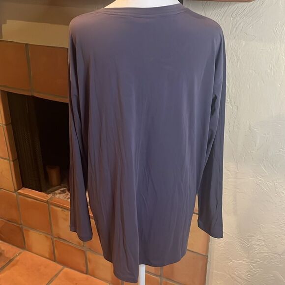 Athleta Gray Crossover Ruched Front Long Sleeve Top, size M - Picture 6 of 8
